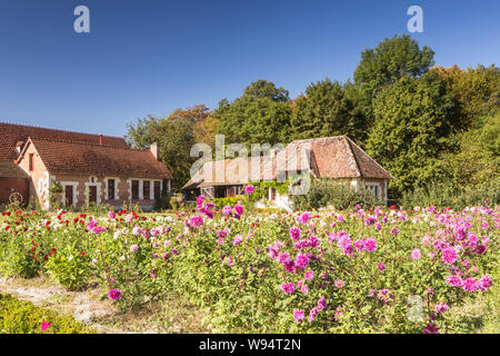 Das Chateau du Moulin in der Sologne, Frankreich. Aus dem Ende des 15. Jahrhunderts im Chateau du Moulin ist in der Sologne der französischen Loire gefunden Stockfoto