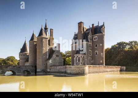 Das Chateau du Moulin in der Sologne, Frankreich. Aus dem Ende des 15. Jahrhunderts im Chateau du Moulin ist in der Sologne der französischen Loire gefunden Stockfoto