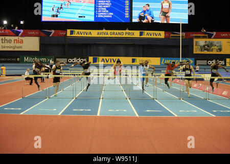 China Liu Xiang, vierten linken und anderen hurdlers konkurrieren in der mens 60 m Hürden Finale während der Aviva Grand Prix Leichtathletik-meeting am Nationalen Stockfoto