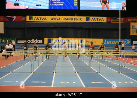 China Liu Xiang, vierten linken und anderen hurdlers konkurrieren in der mens 60 m Hürden Finale während der Aviva Grand Prix Leichtathletik-meeting am Nationalen Stockfoto