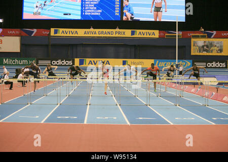 China Liu Xiang, vierten linken und anderen hurdlers konkurrieren in der mens 60 m Hürden Finale während der Aviva Grand Prix Leichtathletik-meeting am Nationalen Stockfoto