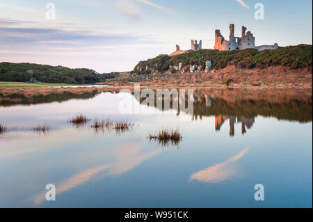 Die Ruine Torhaus von Dunstanburgh Castle betrachtet aus dem Süden Stockfoto