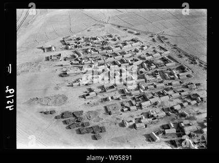 Air Route via Amman nach Bagdad und der Wüste. Irak typische Lehmstadt Stockfoto