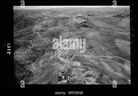 Luft Ansichten von Palästina. Air Route nach dem alten Jerusalem - Jericho Straße. Bethanien. Zeigt die Jericho Road vorbei durch die Stadt Stockfoto