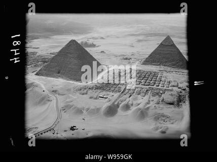 Luft Ansichten von Palästina. Kairo und die Pyramiden. Die beiden größten Pyramiden von Gizeh. Aus dem Westen Stockfoto