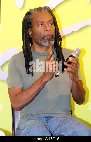 Amerikanische Sänger Bobby McFerrin wird dargestellt, während einer Pressekonferenz in Taipeh, Taiwan, 25. Februar 2012. Stockfoto