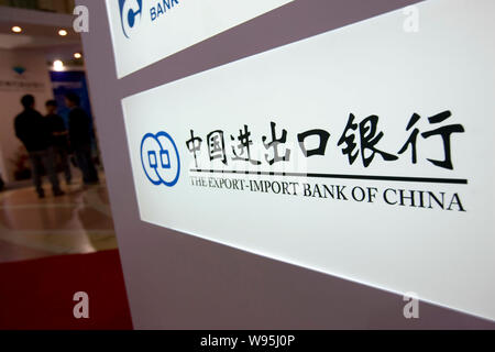 ---- Blick auf das Logo der Export-Import-Bank von China während einer Messe in Shanghai, China, 3. April 2008. China ist die Einrichtung eines $ 1 Mrd. Fonds mit der Stockfoto