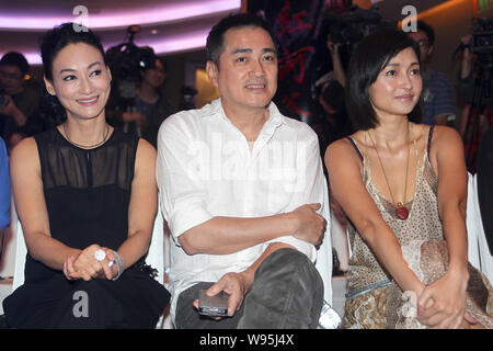 Von links, Hong Kong Schauspielerin Kara Hui, Schauspieler Tong Chun Chung und Schauspielerin Theresa Lee nehmen an der Pressekonferenz für ihren neuen Film, Red River Valley, Stockfoto