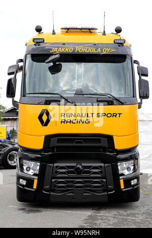 Alaharma, Finnland. August 9, 2019. Renault Trucks T Hohe Renault Sport Racing, limitierte Auflage von 100 Fahrzeugen insgesamt, auf Power Truck Show 2019. Stockfoto