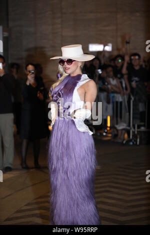 US-Sängerin Lady Gaga posiert bei Ihrer Ankunft in einem Hotel in Hongkong, China, 28. April 2012. Stockfoto