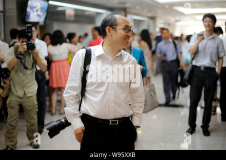 ------ Pan Shiyi, Mitbegründer, Chairman und Co-CEO von SOHO China, kommt für eine Auktion in Peking, China, 6. Juli 2011. Trotz der Kontroversen s Stockfoto