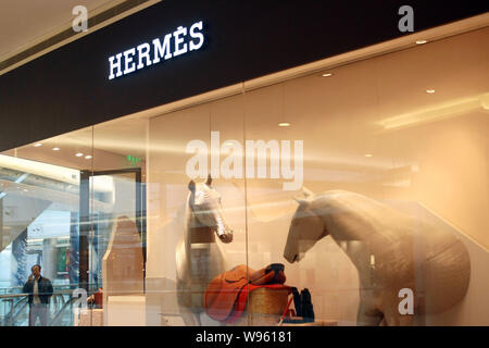 ---- Blick auf eine Hermes Boutique in Shanghai, China, 27. Februar 2012. Ein chinesisches Gericht hat der angebliche Führer einer Fälschung Ring th verurteilt Stockfoto