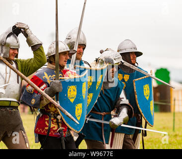 Re-enactors Phase der Schlacht von Shrewsbury 1403 auf dem Original Battlefield im Juli 2019 Stockfoto