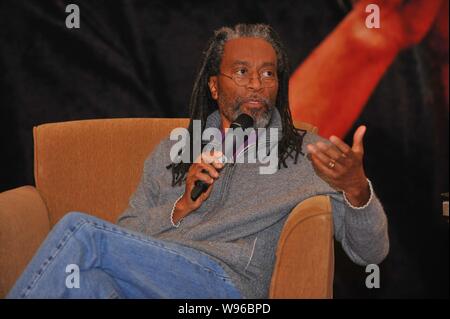 Amerikanische Sänger Bobby McFerrin wird dargestellt, während einer Pressekonferenz in Shanghai, China, 29. Februar 2012. Stockfoto