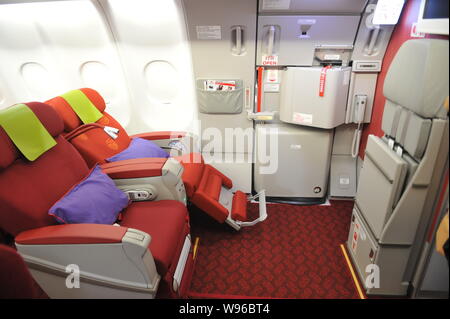 Blick auf die Klasse des weltweit ersten Airbus alle Business Class A330-200 von Hong Kong Airline in Peking, China, 15. Februar 2012. Die Welterste Stockfoto