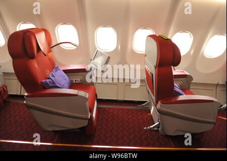 Blick auf die Klasse des weltweit ersten Airbus alle Business Class A330-200 von Hong Kong Airline in Peking, China, 15. Februar 2012. Die Welterste Stockfoto