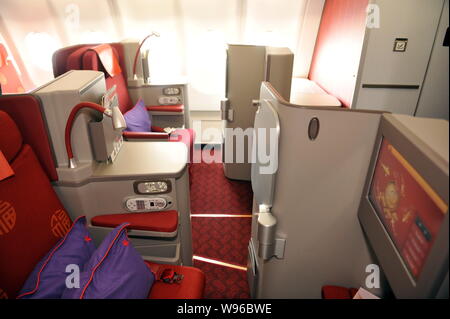 Blick auf die Klasse des weltweit ersten Airbus alle Business Class A330-200 von Hong Kong Airline in Peking, China, 15. Februar 2012. Die Welterste Stockfoto