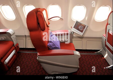 Blick auf die Klasse des weltweit ersten Airbus alle Business Class A330-200 von Hong Kong Airline in Peking, China, 15. Februar 2012. Die Welterste Stockfoto