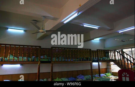 Uv-Desinfektion Lichter in einem Schlafzimmer an der linping Nr. 2 Kindergarten in Hangzhou City, East China Zhejiang provinz, 22. Mai 2012. Ein Stockfoto