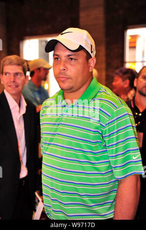 Der ehemalige Brasilianische Fußball-Superstar Ronaldo besucht eine Pressekonferenz für die Mission Hills World Celebrity Pro-Am-Turnier 2012 in der Stadt Haikou, Stockfoto