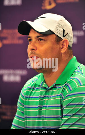 Der ehemalige Brasilianische Fußball-Superstar Ronaldo besucht eine Pressekonferenz für die Mission Hills World Celebrity Pro-Am-Turnier 2012 in der Stadt Haikou, Stockfoto