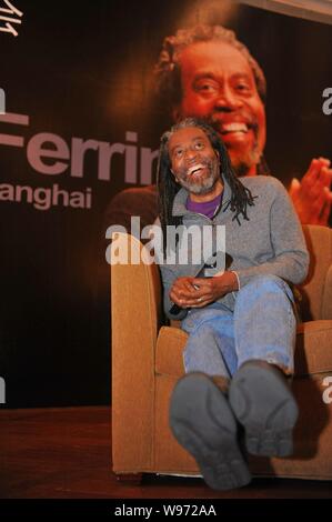 Amerikanische Sänger Bobby McFerrin wird dargestellt, während einer Pressekonferenz in Shanghai, China, 29. Februar 2012. Stockfoto