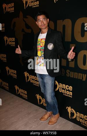 Hong Kong Sänger und Schauspieler Aaron Kwok stellt bei der Eröffnung des Tanzes Union in Hongkong, China, 5. Juni 2012. Stockfoto