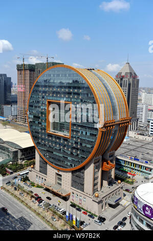 ---- Blick auf die fangyuan Mansion oder das Fang Yuan Mansion und anderen hohen Gebäuden in der Stadt Shenyang, Provinz Liaoning im Nordosten Chinas, 12. Stockfoto