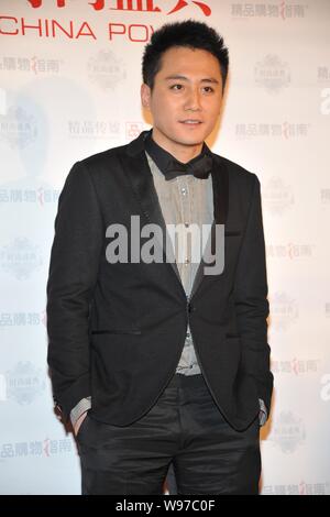 Chinesische Schauspieler Liu Ye stellt während eines Fashion Awards Zeremonie in Beijing, China, 5. Januar 2012. Stockfoto