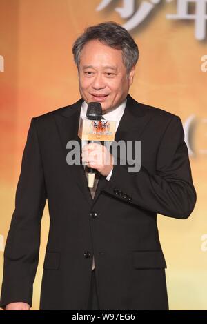 Der Taiwanesische Regisseur Ang Lee spricht während einer Pressekonferenz für den 3D-Film, das Leben von Pi, in Taipei, Taiwan, 7. November 2012. Stockfoto