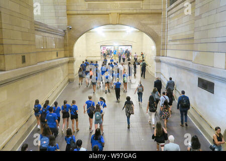 Überfüllten Gang im Grand Central Terminal, New York City, USA Stockfoto