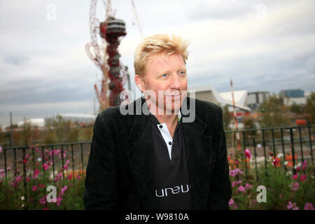 Ehemalige Welt Nr. 1 Tennisspieler Boris Becker Deutschland besucht das Olympic Park in Stratford, London, UK, 31. Oktober 2011. Doppel Olympiasieger E Stockfoto