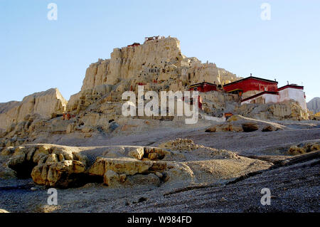 ------ Landschaft des Guge Dynastie Ruinen in der Präfektur Ngari Zanda County, im Südwesten von China der Autonomen Region Tibet, 11. Mai 2006. China hat Inve Stockfoto