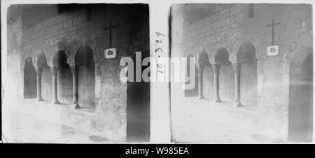 D'un mur Detall del Claustre romànic del Monestir De Sant Joan de les Abadesses (SaP 329 10). Stockfoto