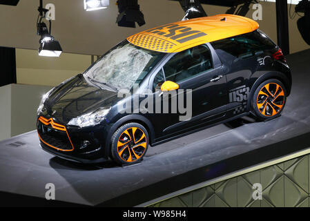 Der Citroën DS3 ist auf dem Display gesehen vor dem 14. Shanghai Internationalen Automobil- Ausstellung, bekannt als Auto Shanghai 2011, an der Shangh Stockfoto