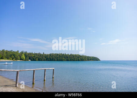 Menschenleeren Strand in der Nähe von Tobermory, Ontario auf der Bruce Peninsula Stockfoto