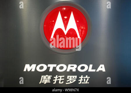 Das Logo von Motorola ist dargestellt in einem Geschäft in Shanghai, China, 16. August 2011. China Handel Ministerium sagte, daß es nicht eine Anwendung erhalten hatten Stockfoto