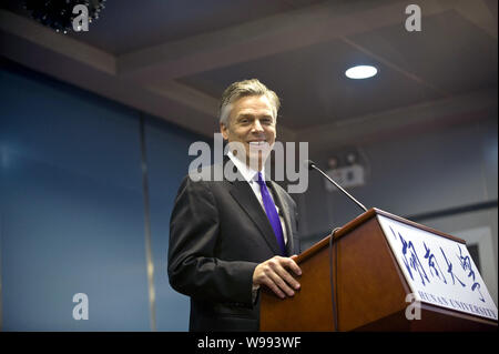 Jon Huntsman Jr., Botschafter der Vereinigten Staaten zu China, liefert eine Rede an der Hunan University in Changsha, Provinz Hunan, China Central Stockfoto