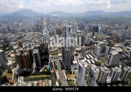 ---- Blick auf die Cluster von Hochhäusern in Shenzhen City, South China Guangdong Provinz, 12. Mai 2011. China Guangdong Provinz sagte Monda Stockfoto