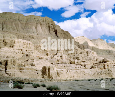 ---- Dieses undatierte Datei Foto zeigt die Landschaft des Guge Dynastie Ruinen in der Präfektur Ngari Zanda County, im Südwesten von China Tibet autonomen Reg Stockfoto