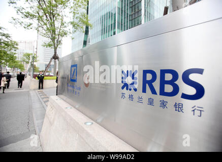 ---- Blick auf das Logo der Royal Bank of Scotland Group in Shanghai, China, 3. Juni 2011. Die königliche Bank von Schottland Gruppe wird schließlich in der Lage, t werden Stockfoto