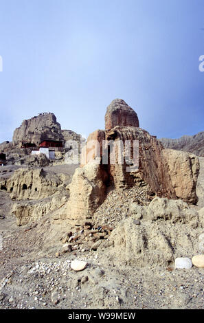 ---- Dieses undatierte Datei Foto zeigt die Landschaft von der Guge Dynastie Ruinen in der Präfektur Ngari Zanda County, im Südwesten von China Tibet autonomen Stockfoto