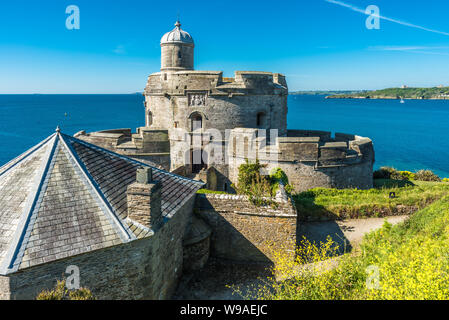 St Mawes Castle ist eine Artillerie fort von Henry VIII, Roseland Halbinsel, Cornwall, England, Großbritannien gebaut. Stockfoto