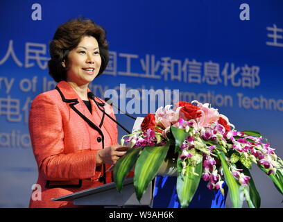 Der frühere US-Außenminister Arbeit Elaine L. Chao spricht während der Informations- und Kommunikationstechnologie (IKT) und Städtische Entwicklung Forum in Ningbo c Stockfoto