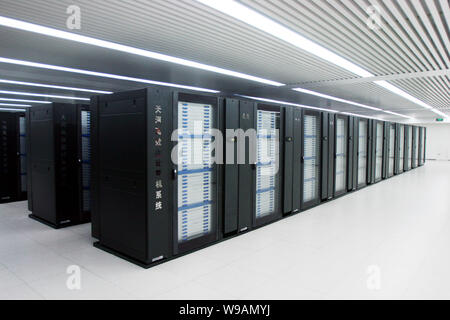 ---- Des Tianhe-1 einen Supercomputer auf dem nationalen Supercomputer Center in T? ianjin, China, 30. September 2010 zu sehen ist. China hat die wor eingeführt Stockfoto