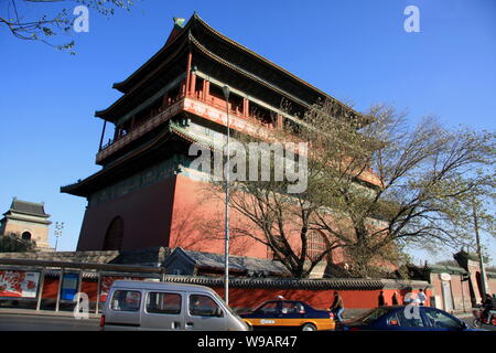 ---- Blick auf den Drum Tower in Peking, China, 29. November 2008. Vor kurzem, diejenigen, die in der Nachbarschaft als Gulou (Trommel- und B bekannt befinden Stockfoto