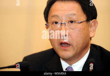 Akio Toyoda, Präsident von Toyota, spricht auf einer Pressekonferenz in Beijing, China, Montag, 1. März 2010. Toyota Motor Corp. Präsident Akio Toyoda Sou Stockfoto
