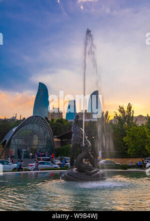 Baku, Aserbaidschan August 10, 2019 Dr. med. Bahram Gur Brunnendenkmals Stockfoto