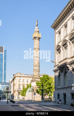 Der Kongress Spalte ist ein Monument auf dem Platz du Congres in Brüssel, Belgien gelegen, feiert die Gründung der belgischen Verfassung im Jahre 1830. Stockfoto