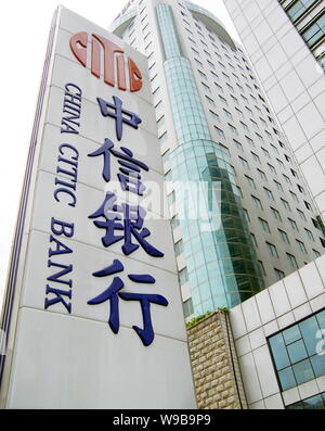 ---- Blick auf eine Tafel von China CITIC Bank in Nanjing City, East China Jiangsu Provinz, 17. April 2010. China CITIC Bank, die Gebiete 6-B Stockfoto